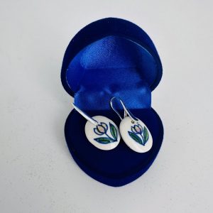 Earrings with silver hook and tulip