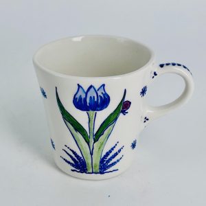 Coffee mug tulips