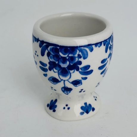 Egg cup with traditional flowers