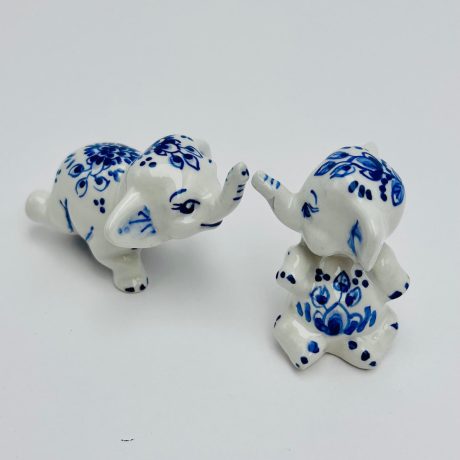 Tiny elephants (set)