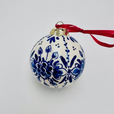 Christmas ball ornament flowers